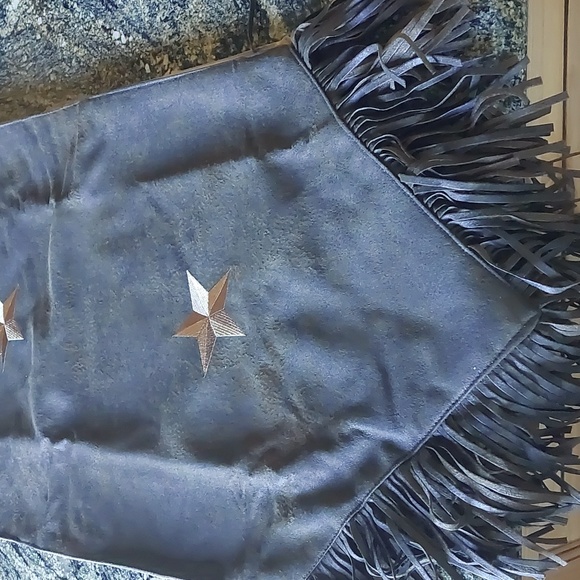 Hiend Accent Laredo table runner - NWT - Picture 1 of 6